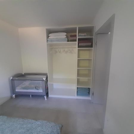 Green Bee Apartment Лешче Экстерьер фото
