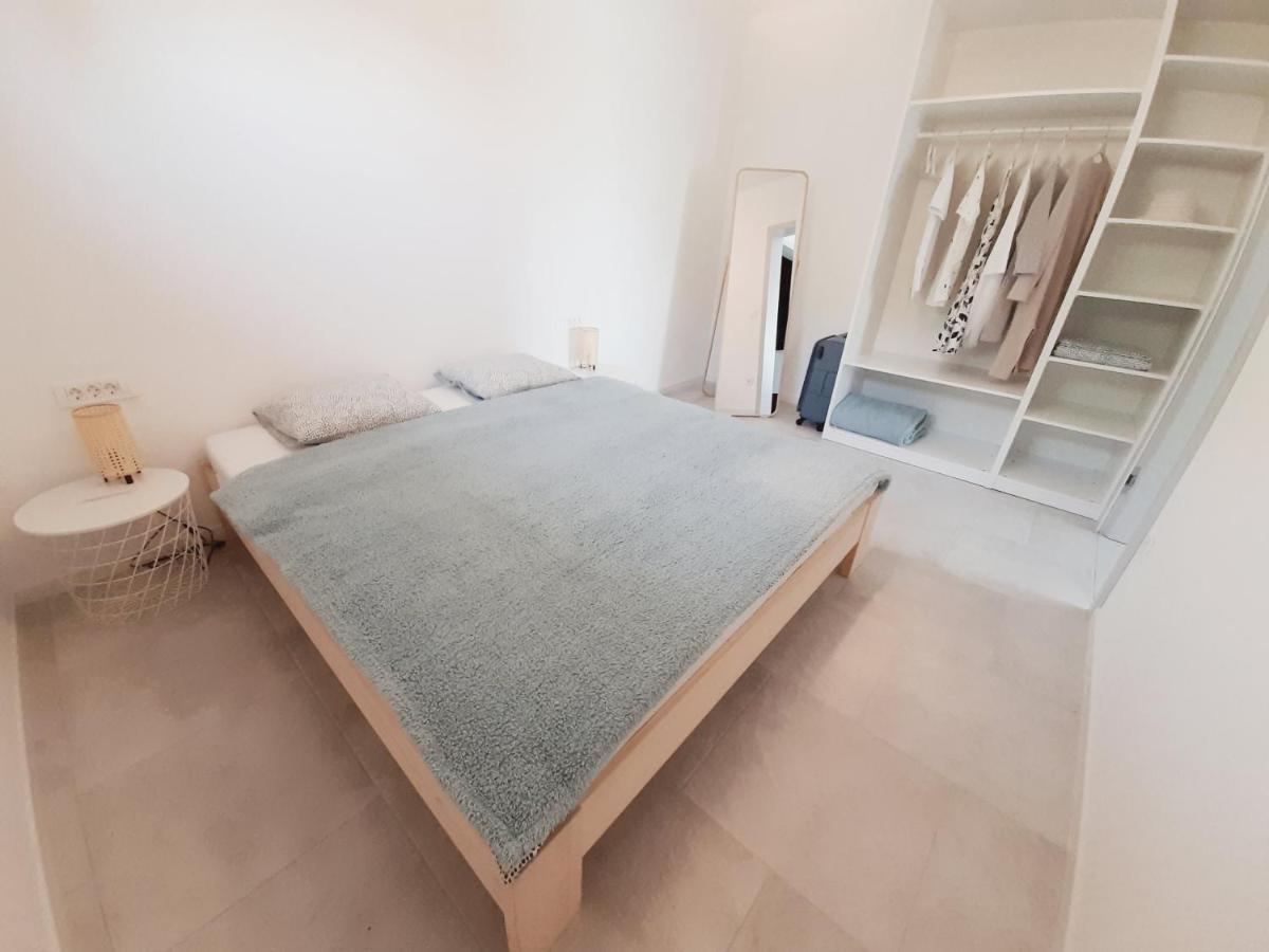 Green Bee Apartment Лешче Экстерьер фото