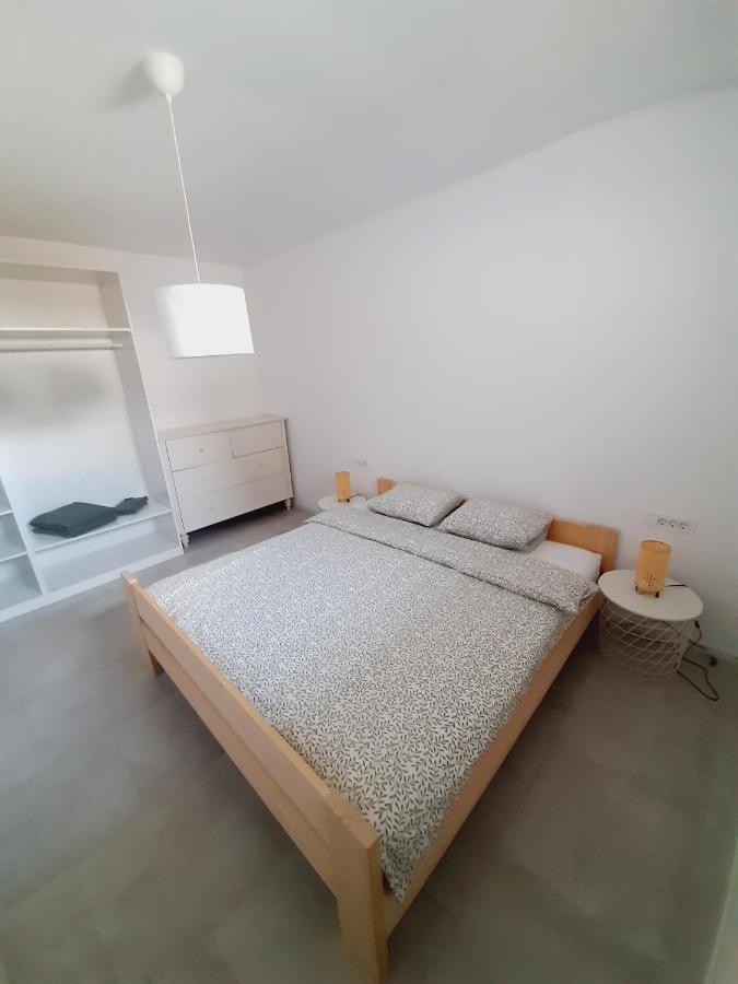 Green Bee Apartment Лешче Экстерьер фото