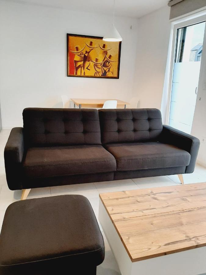 Green Bee Apartment Лешче Экстерьер фото