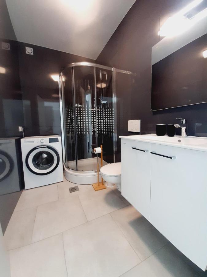 Green Bee Apartment Лешче Экстерьер фото